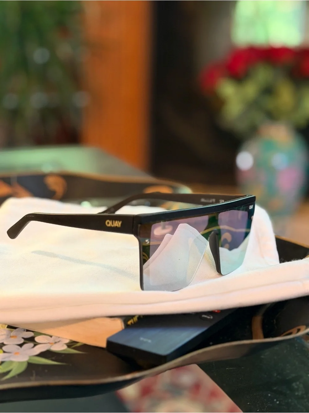 QUAY HINDSIGHT Oversized Shield Sunglasses